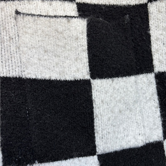Oversized Torrid Black and White Checkered Button Cardigan size 1/2 - Picture 6 of 8